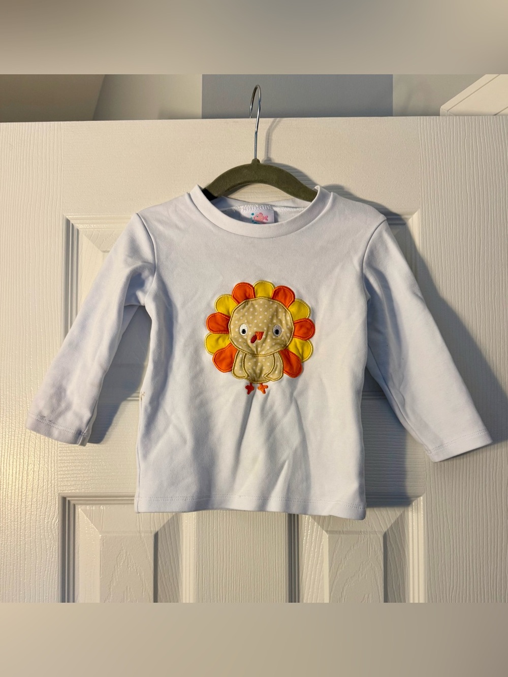 Stitchy Fish Long Sleeve Turkey Tee in White Baby 18M